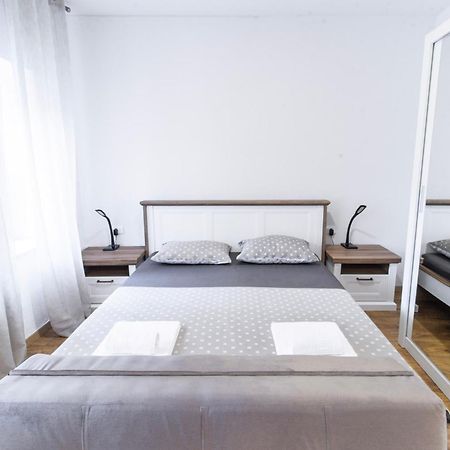 Apartments Florian Lopud Екстериор снимка