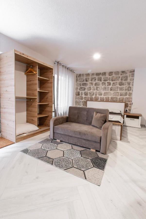 Apartments Florian Lopud Екстериор снимка