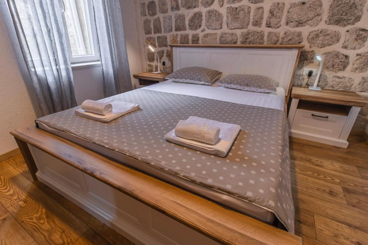 Apartments Florian Lopud Екстериор снимка