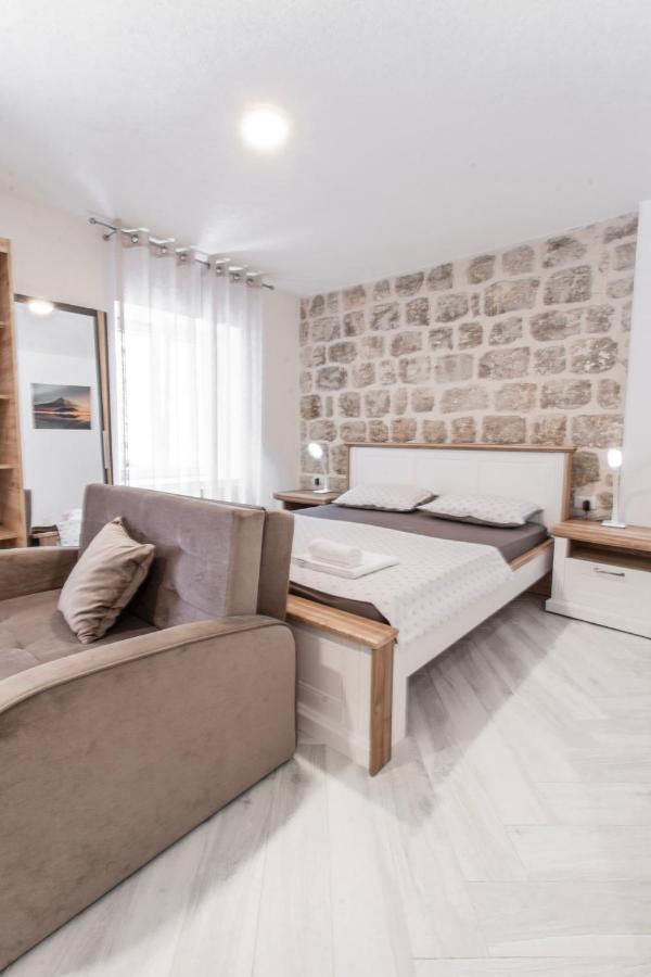 Apartments Florian Lopud Екстериор снимка