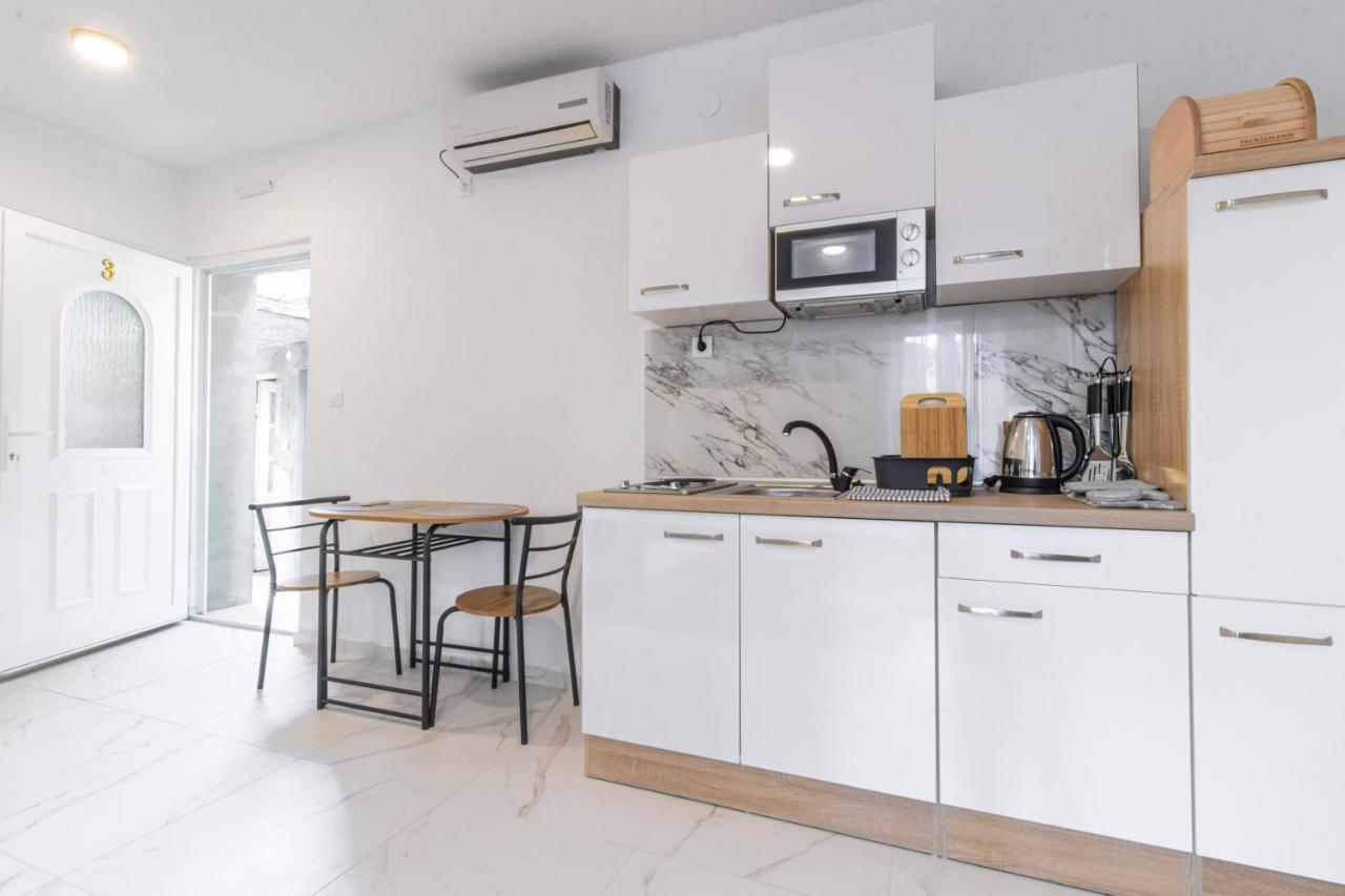 Apartments Florian Lopud Екстериор снимка