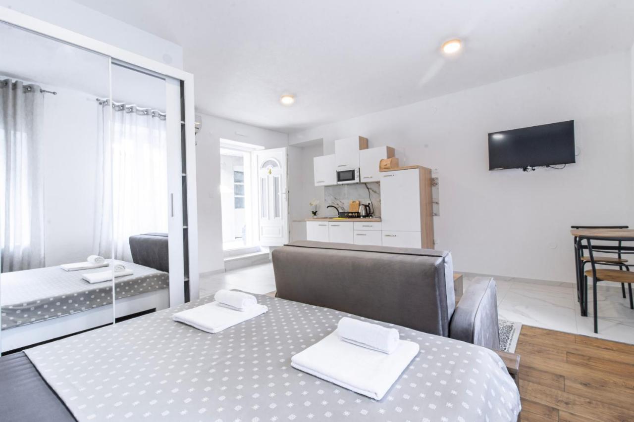 Apartments Florian Lopud Екстериор снимка
