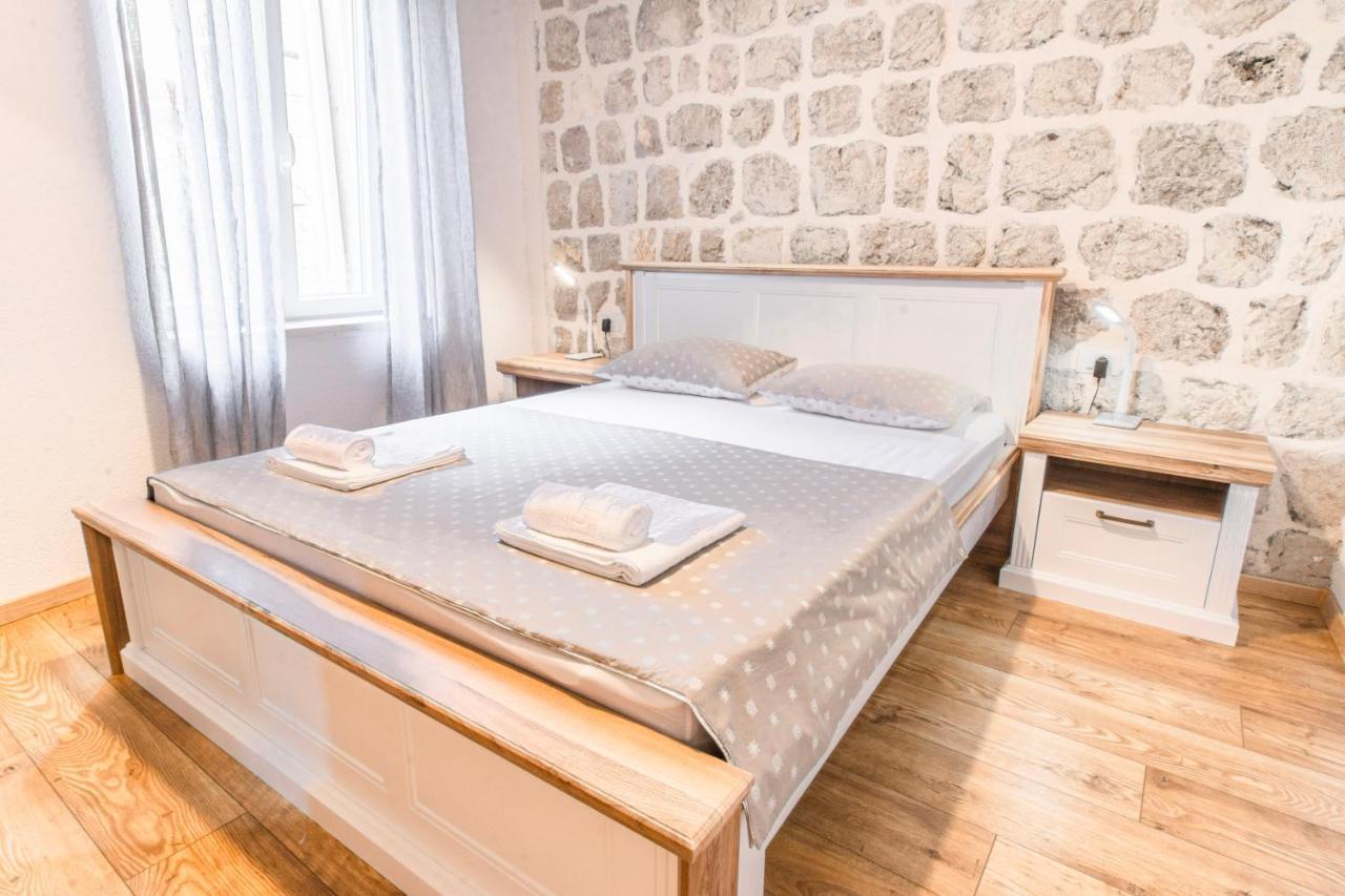 Apartments Florian Lopud Екстериор снимка