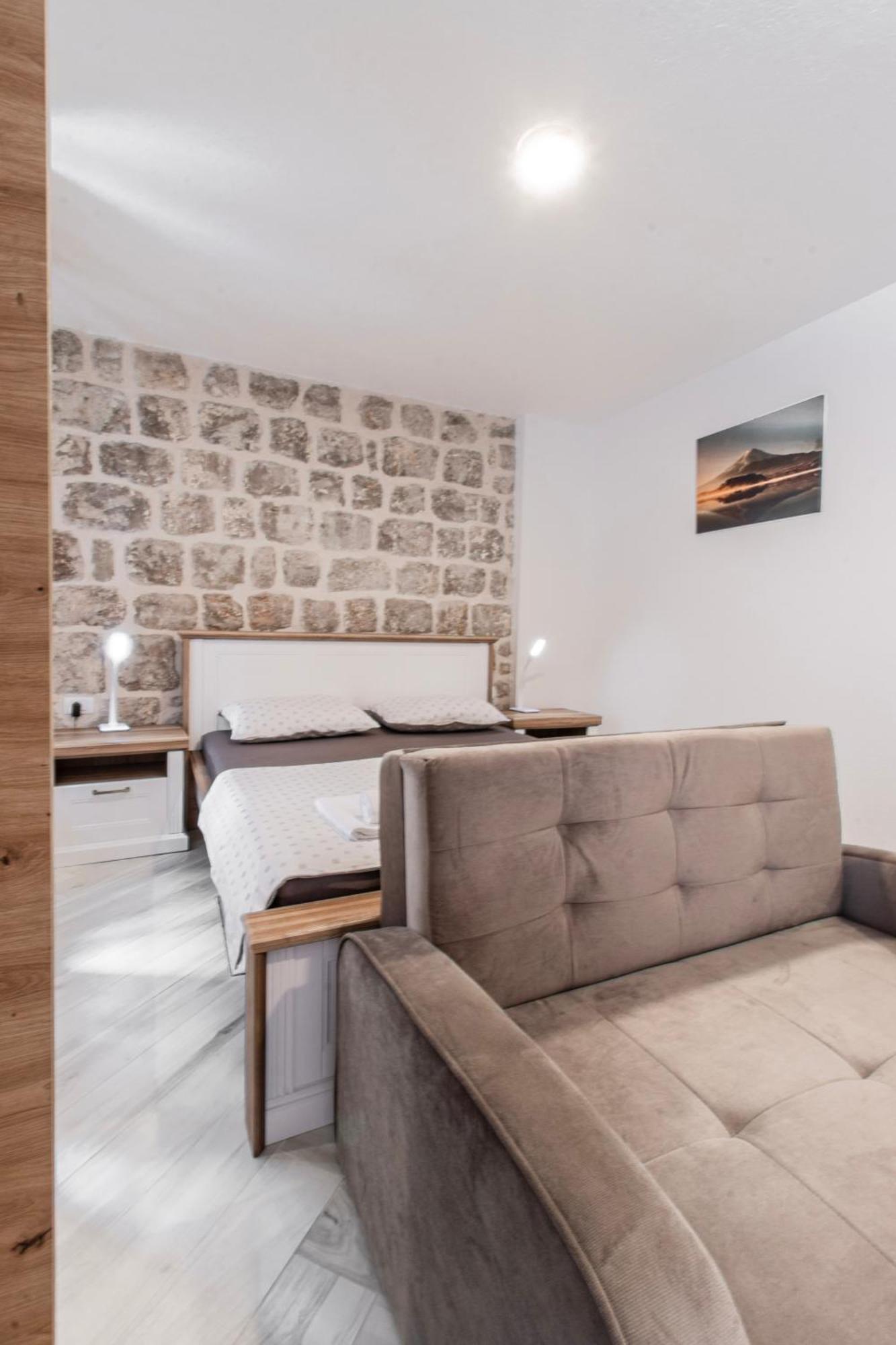 Apartments Florian Lopud Екстериор снимка